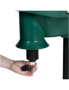 Заменить аттрактант в ловушке-уничтожителе Mosquito Magnet